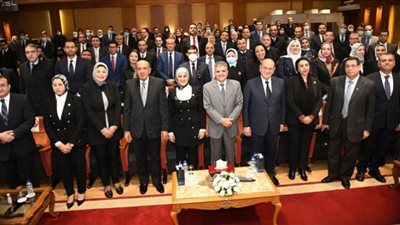 ربيع : عائدات القناة تجاوزت الـ٦ مليارات دولار حتى نصف ديسمبر الجاري
