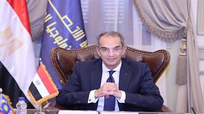 (شاهد) وزير الاتصالات ينعى شهدا الوطن في غرب سيناء