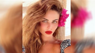 شاهد.. مي سليم تطل بالأبيض وتخطف الأنظار بقوامها الممشوق