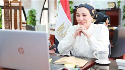 وزيرة البيئة تشارك الإكاديمية العربية للعلوم والتكنولوجيا إطلاق حملتها للحد من استهلاك البلاستيك