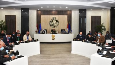 محافظ أسوان يشدد على الإسراع بوتيرة أعمال التطوير والتجميل