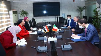 وزيرة البيئة تبحث مع سفير إيطاليا استضافة مصر لمؤتمر المناخ COP27