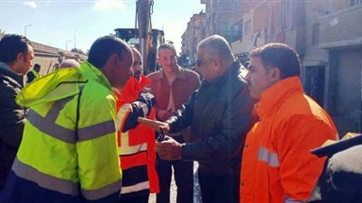 محافظ الشرقية يشدد على سرعة الإنتهاء من إصلاح خط طرد الصرف الصحي بالزقازيق