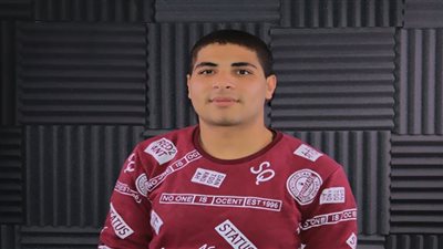 لاعب الطائرة اسلام السيد يواصل تدريباته في صالة بنها الرياضي