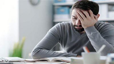 خطوات للتخلص من الكسل والعودة إلى العمل بنشاط