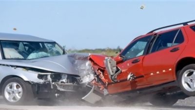 إصابة 3 أشخاص في تصادم سيارتين بالبلينا