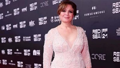شاهد.. إلهام شاهين تتألق بالأسود الجريء في أحدث ظهور