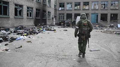 مسؤول أوكراني: 100 مدني على الأقل ما زالوا بمصنع الصلب في ماريوبول