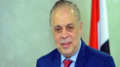 أشرف زكى يقدم بلاغًا ضد محمود مهدي للتشهير بزوجته روجينا