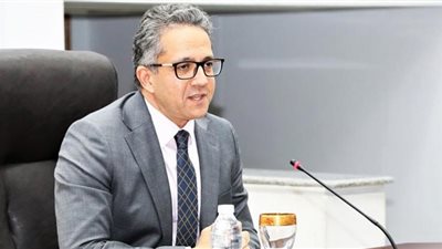 العنانى وسفير اليابان بالقاهرة يبحثان تعزيز التعاون بين البلدين في السياحة والآثار