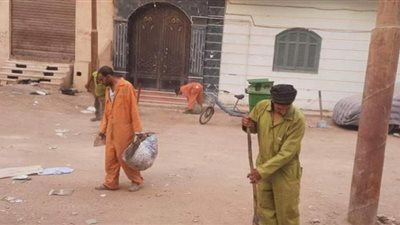 حملة نظافة ورفع كفاءة الشوارع بحي شرق سوهاج