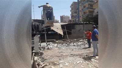 إزالة موقف سوهاج القديم ونقل سوق السمك لإنشاء السوق الحضرى بجرجا