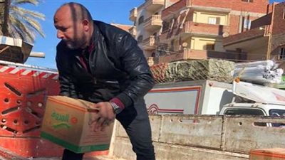 ضبط ٨٧٦ زجاجة زيت تمويني مدعم قبل تهريبه في منيا القمح بالشرقية