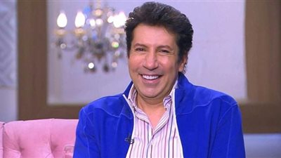 هاني رمزي يقدم واجب العزاء فى والد محسن منصور (صورة)