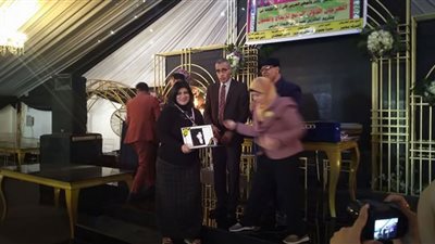 وسام التميز للزميلة إيناس السيد فى المهرجان الدولى الرابع للإبداع