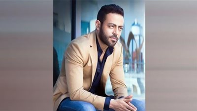 تامر عاشور يكشف كلمات أغنيته الجديدة 