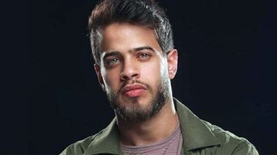 أدهم نابلسي يدق المسمار الأخير فى نعش نجوميته