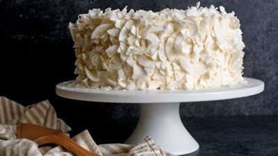 سريعة التحضير.. اصنعي كيكة جوز هند وتمتعي بمذاقها اللذيذ