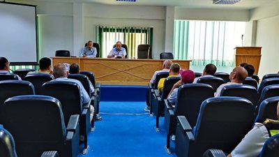 رئيس مدينة الغردقة يعقد اجتماعا لمتابعة أعمال التطوير بالمدينه