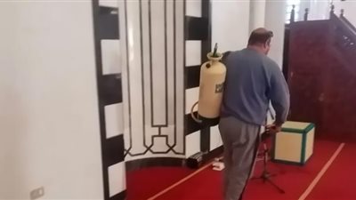 تطهير وتعقيم المدارس ودور العبادة والأماكن الحيوية بالشرقية