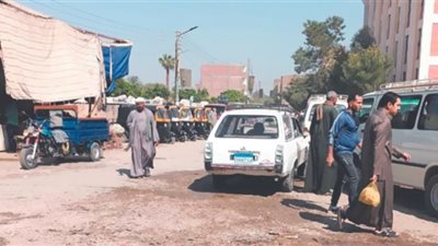 مجمع مواقف أبوتشت بعزبة البوصة... مأساة تبحث عن حل