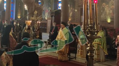 البطريرك ثيوذوروس الثاني يترأس قداس عيد الميلاد بكنيسة الروم الأرثوذكس(صور)