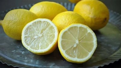 خبيرة تغذية توضح الفوائد الحقيقية للحمضيات