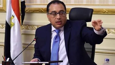 رئيس الوزراء يعود إلى القاهرة بعد زيارة تونس