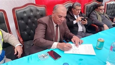 رئيس محلية دار السلام بسوهاج يوقع عقد الإستلام الإبتدائى للمدفن الصحي