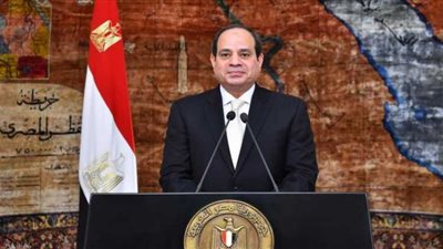 السيسي يتفقد مجمع بنبان للطاقة الشمسية في أسوان