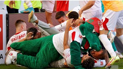 عمر مرموش يشارك شتوجارت في ضمان البقاء بالدوري الألماني