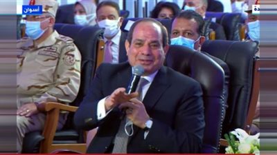 (فيديو) السيسي لوزير الكهرباء: بتدق في الفلوس ليه مع وزارة الدفاع.. هكذا رد