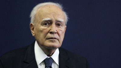 وفاة الرئيس اليوناني الأسبق كارولوس بابولياس