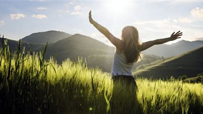 تكافح السمنة وتحسن المزاج.. 5 فوائد لأشعة الشمس