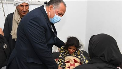 محافظ قنا يوجه بتقديم أوجه الدعم لمصابي انهيار منزل بالبياضية