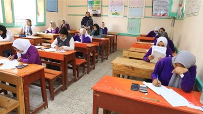تعليم سوهاج: إمتحان الجبر والإحصاء بالشهادة الإعدادية 