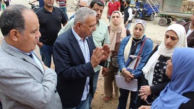 رئيس حي شرق الإسكندرية يتفقد أعمال تطويرعزبة القلعة