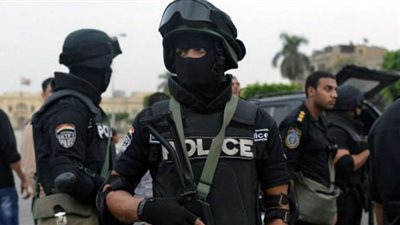 احتجز زوجته ونجله.. مصرع عنصر إجرامي في تبادل لإطلاق النار مع الشرطة
