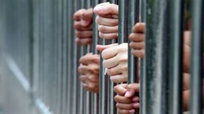 استدرجها بالحلوى.. التحقيق مع المتهمين بخنق طفلة بالمخدة لسرقتها في الطالبية