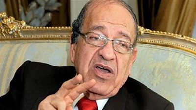 فيديو.. وسيم السيسي يكشف حقيقة وجود برديات إغماض أبو الهول عينيه