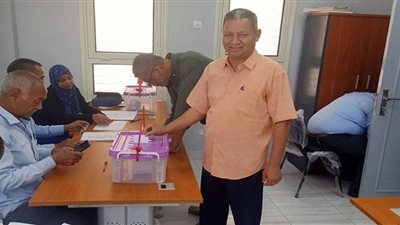 إقبال كثيف على انتخابات مجالس إدارات النقابات العمالية بالبحر الأحمر