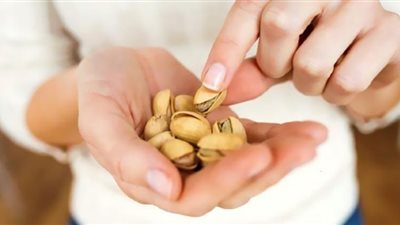 ماذا يحدث لجسمك عند أكل 15 حبة فستق يومياً؟.. خبيرة تغذية تكشف مفاجأة