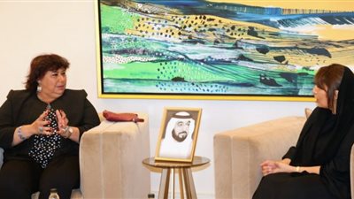 وزيرة الثقافة تقدم واجب العزاء في وفاة الشيخ خليفة بن زايد