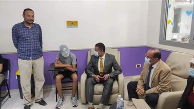 مدير تعليم الجيزة يتفقد امتحانات الإعدادية بلجنة مستشفي 57357