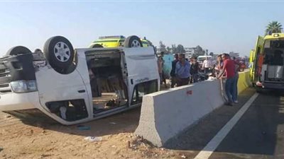 إصابة 11 راكبا فى انقلاب ميكروباص ببنى سويف