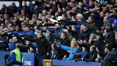 الشرطة تكثف نشاطها للقبض على مشجعين من ايفرتون