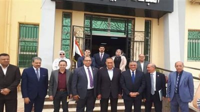 لجنة قطاع العلوم الزراعية تشيد بالتجهيزات البحثية المتطورة بمعهد النباتات الطبية والعطرية