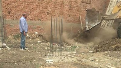 إزالة التعديات ومصادرة مواد البناء بسنورس في الفيوم