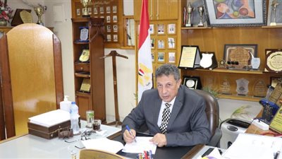 طلاب إعدادية البحيرة يؤدون الامتحان في مادة العلوم