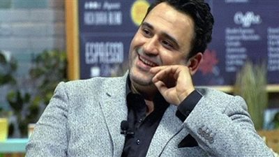أكرم حسني يُهنئ الزعيم عادل إمام بعيد ميلاده
